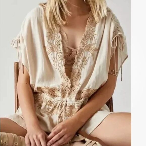 New Free People Weila Romper cream Floral Embroidered size M - Picture 2 of 4